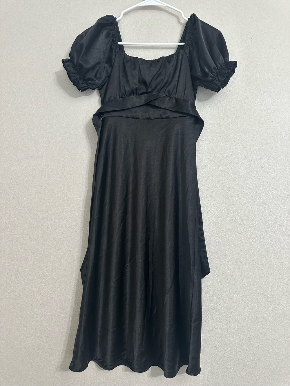 Black Midi Dress with Puff Sleeves and Front Cutout